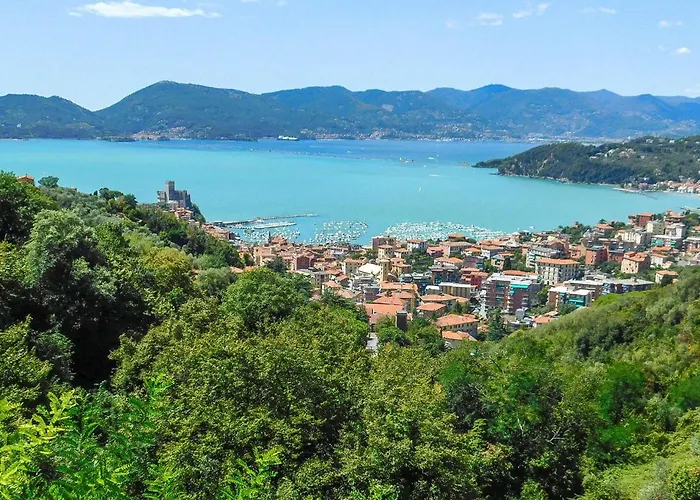 Cozy Apartment In La Spezia With Wifi